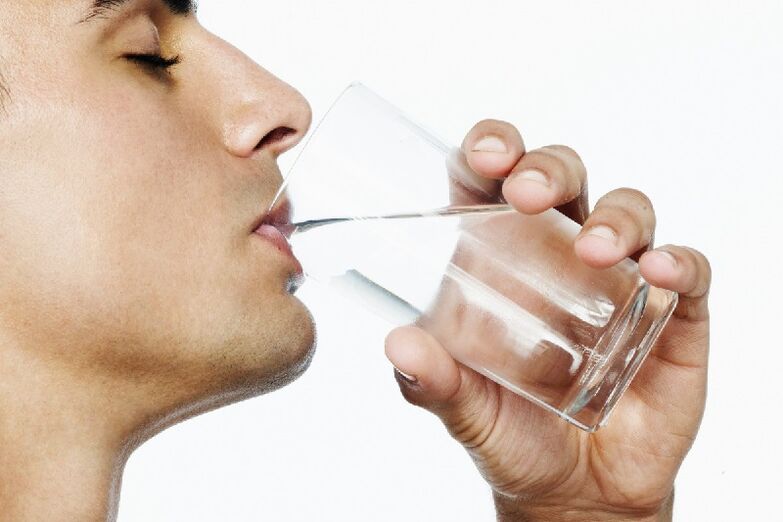 drinking water for a weekly weight loss of 7 kg